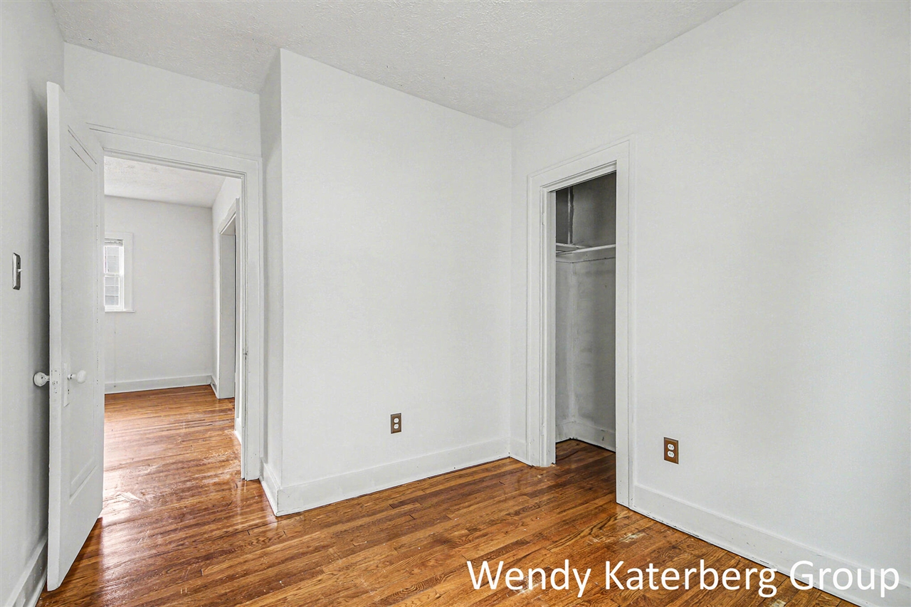 1030 Garfield Avenue, Grand Rapids, MI, 49504-4001