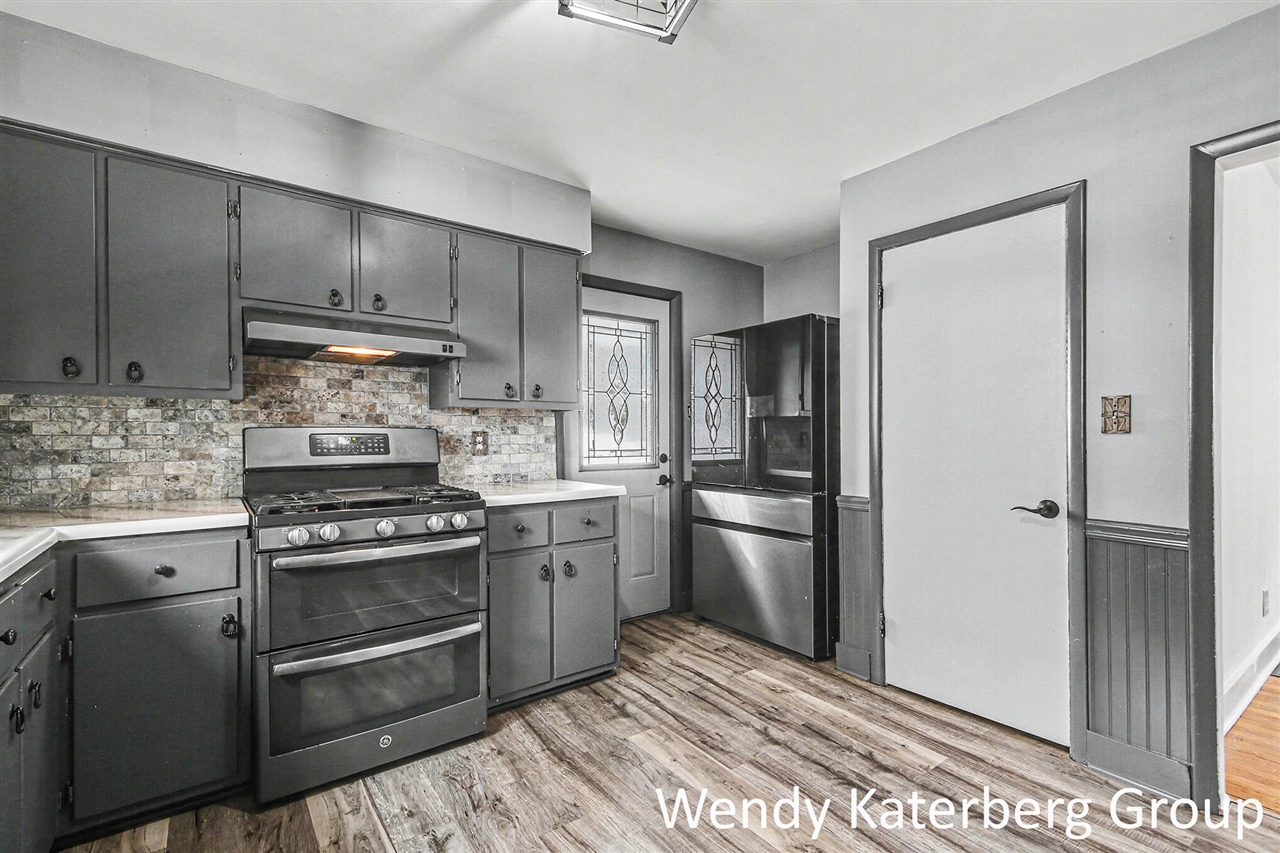 1030 Garfield Avenue, Grand Rapids, MI, 49504-4001