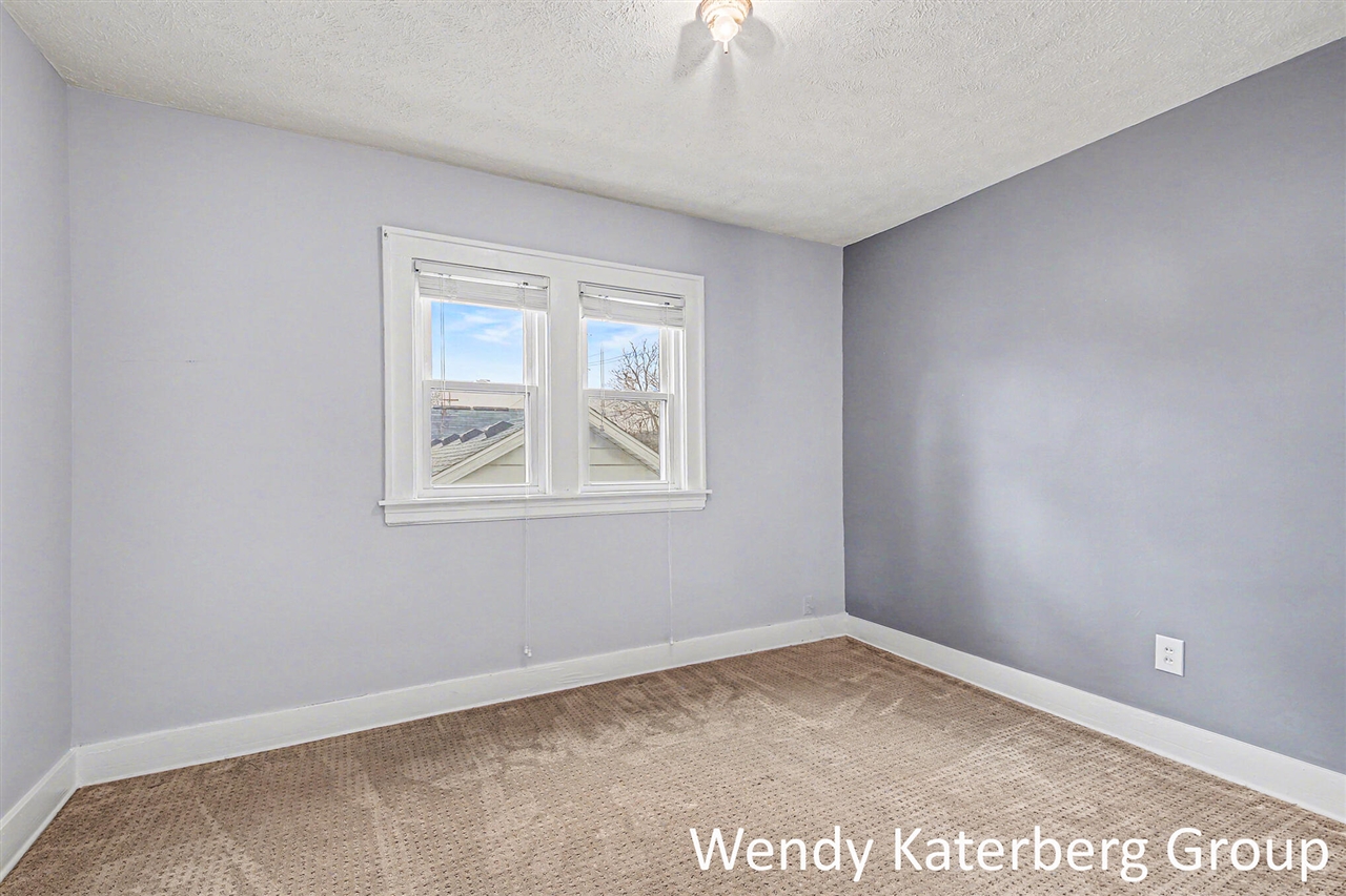 1030 Garfield Avenue, Grand Rapids, MI, 49504-4001