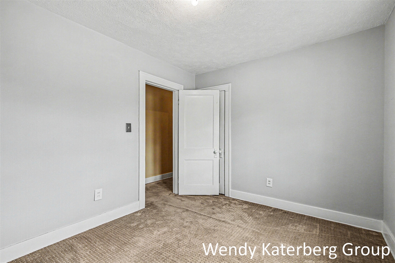 1030 Garfield Avenue, Grand Rapids, MI, 49504-4001