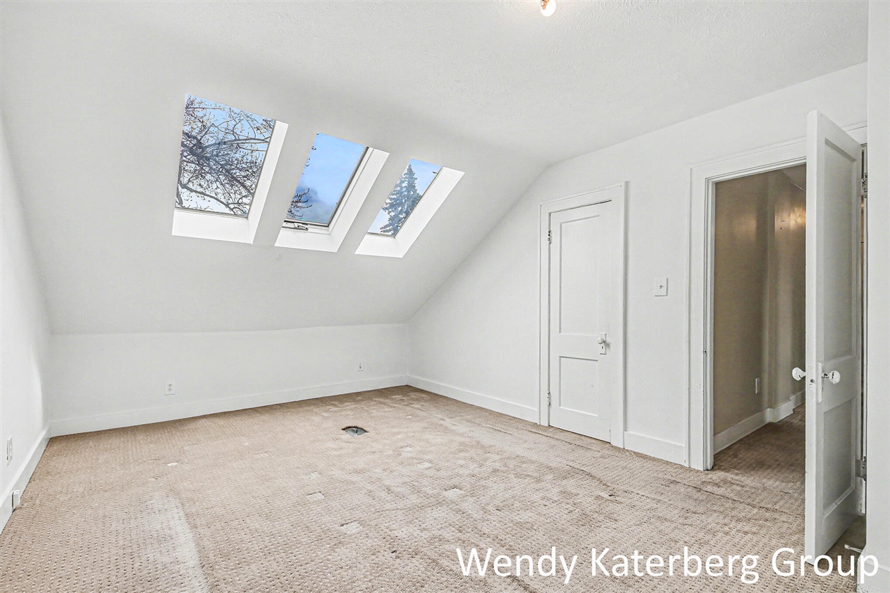 1030 Garfield Avenue, Grand Rapids, MI, 49504-4001