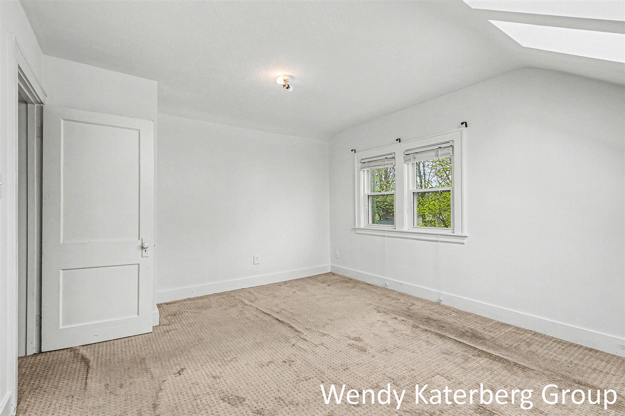 1030 Garfield Avenue, Grand Rapids, MI, 49504-4001