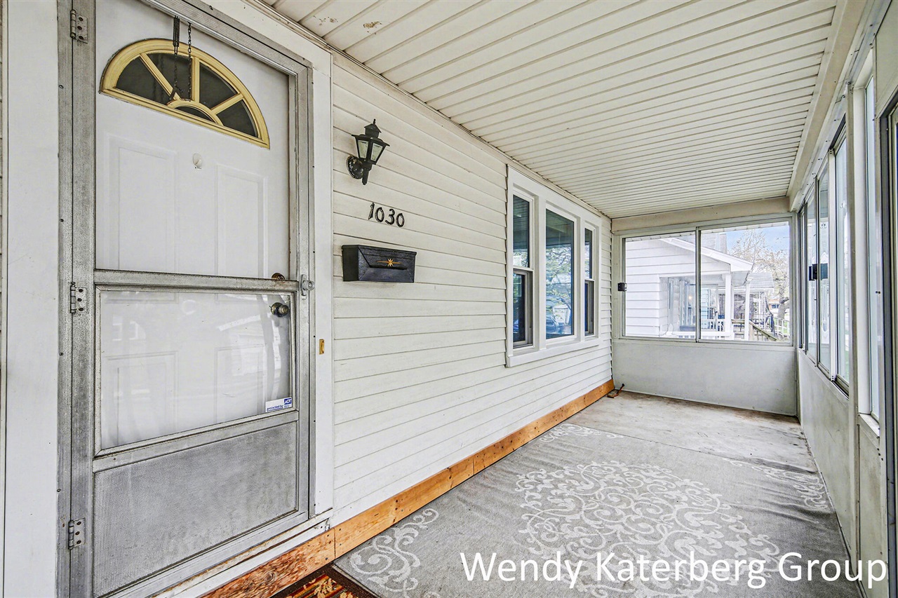 1030 Garfield Avenue, Grand Rapids, MI, 49504-4001