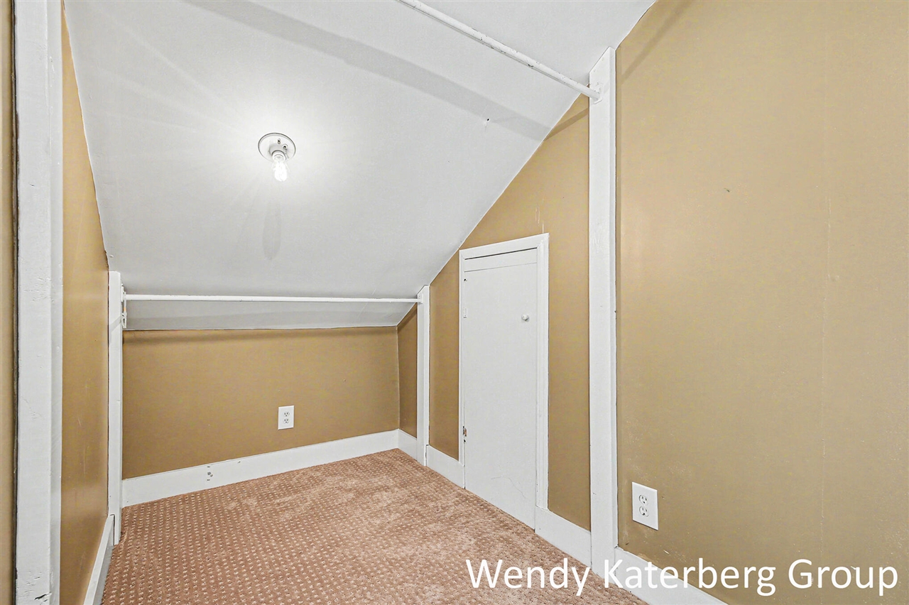 1030 Garfield Avenue, Grand Rapids, MI, 49504-4001