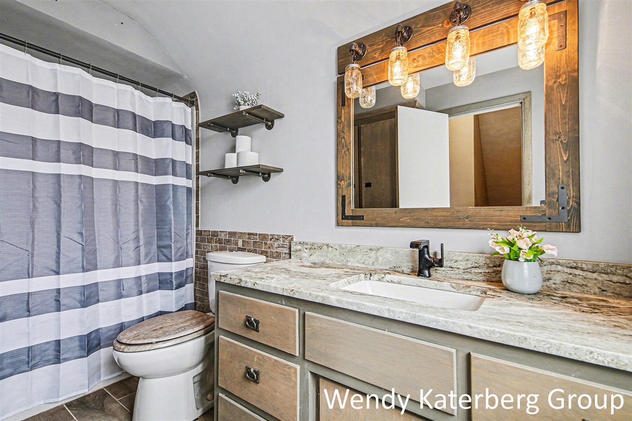 1030 Garfield Avenue, Grand Rapids, MI, 49504-4001