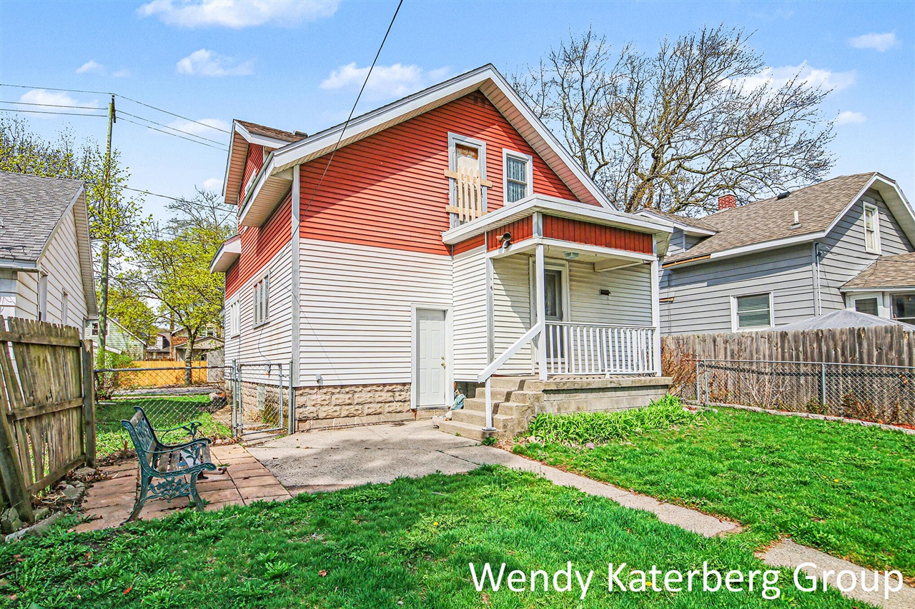 1030 Garfield Avenue, Grand Rapids, MI, 49504-4001