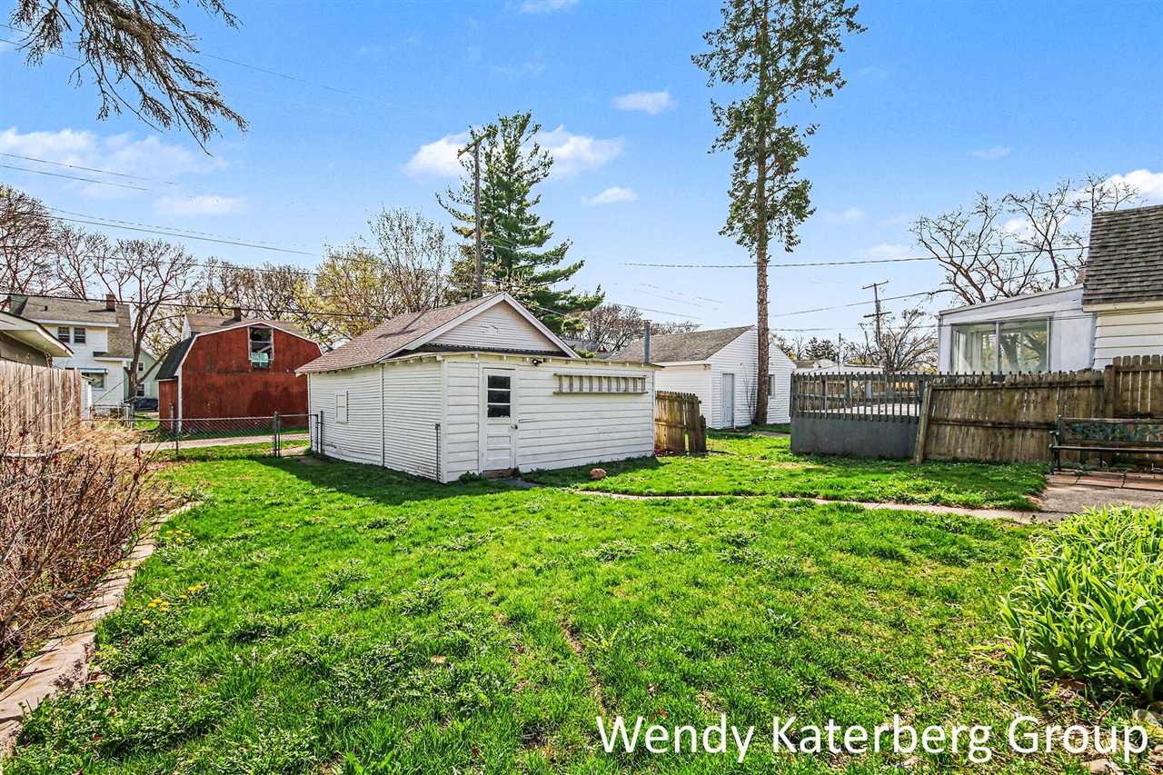 1030 Garfield Avenue, Grand Rapids, MI, 49504-4001