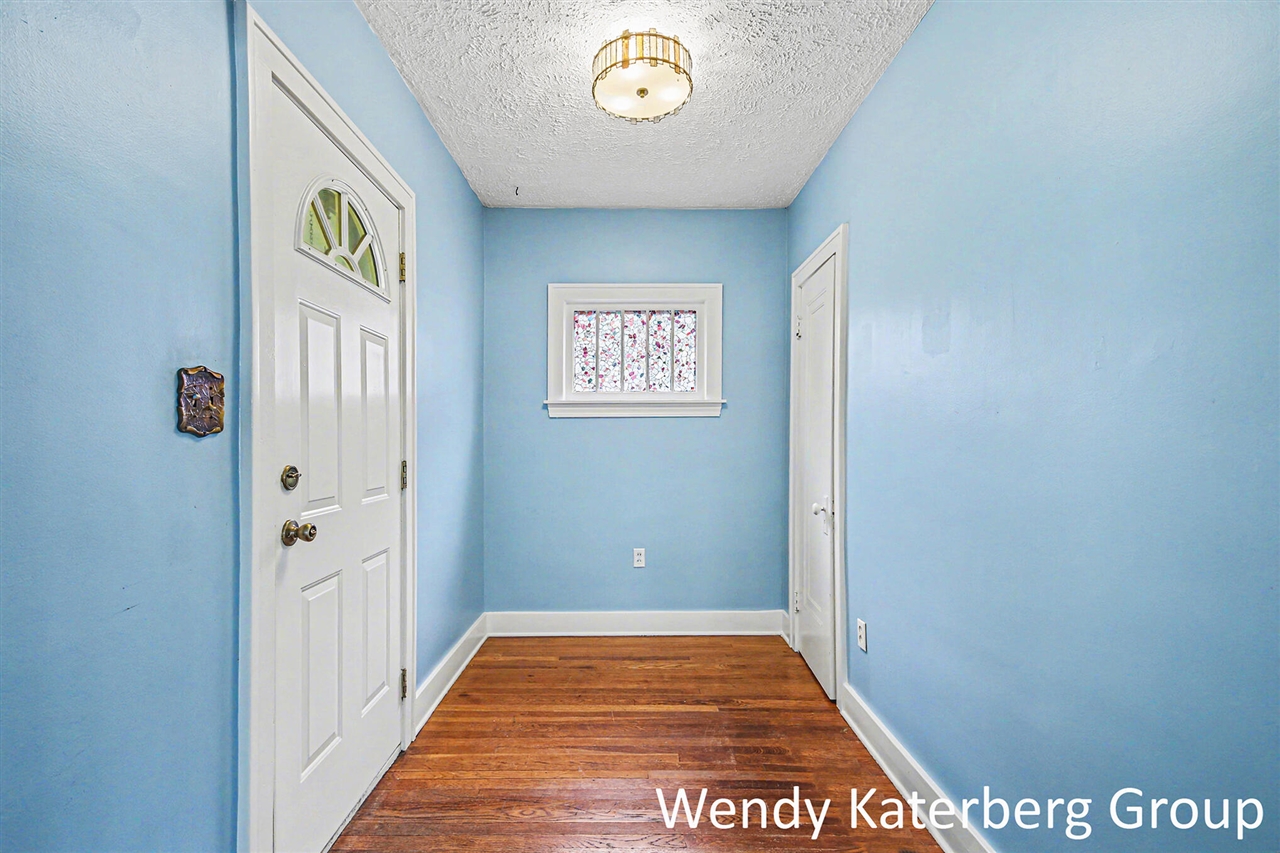 1030 Garfield Avenue, Grand Rapids, MI, 49504-4001