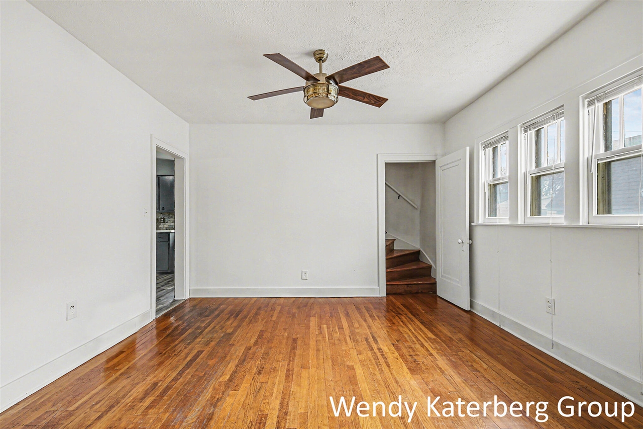 1030 Garfield Avenue, Grand Rapids, MI, 49504-4001