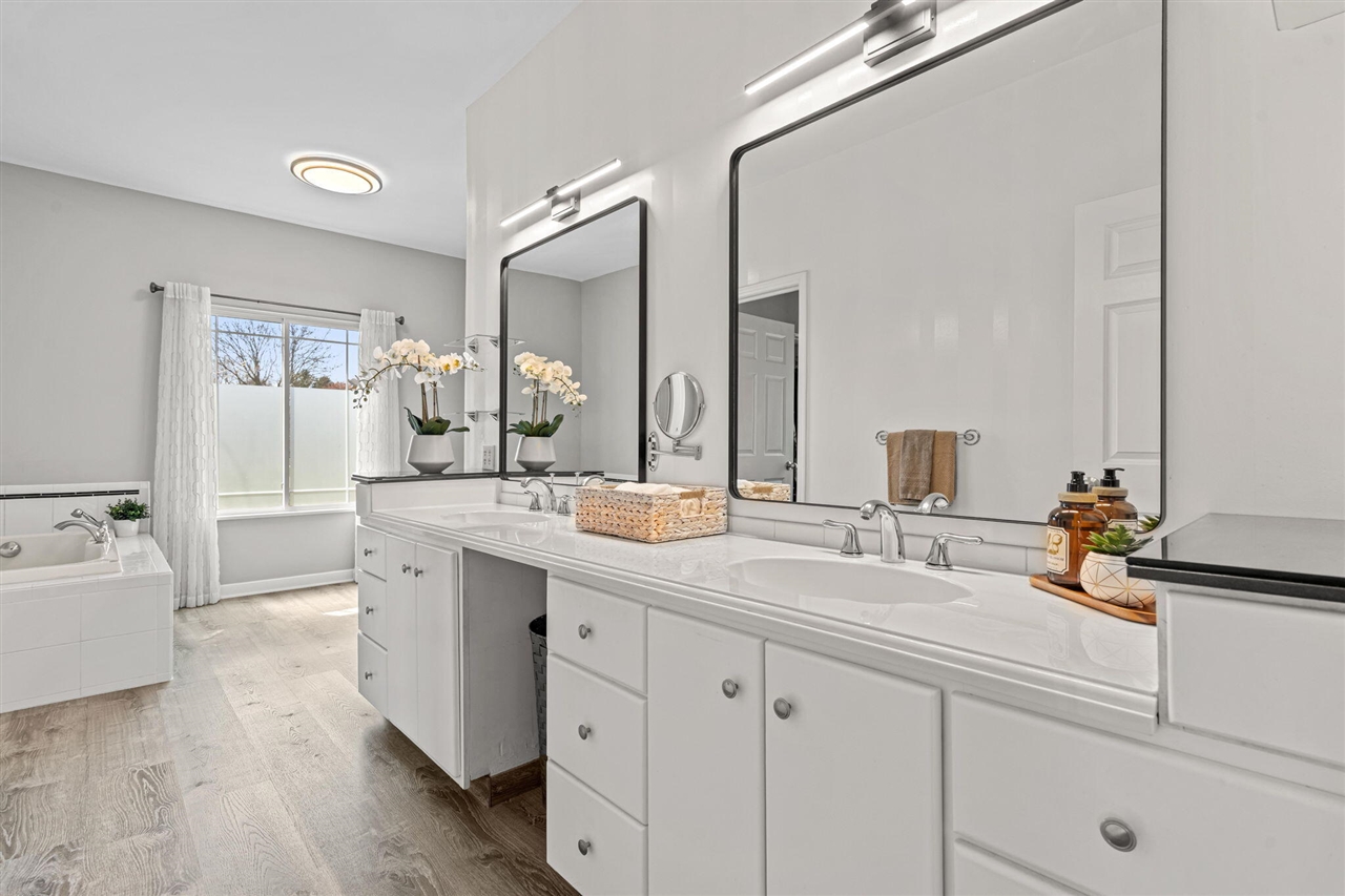 1970 Wellpoint Court, Ada, MI, 49301-8523