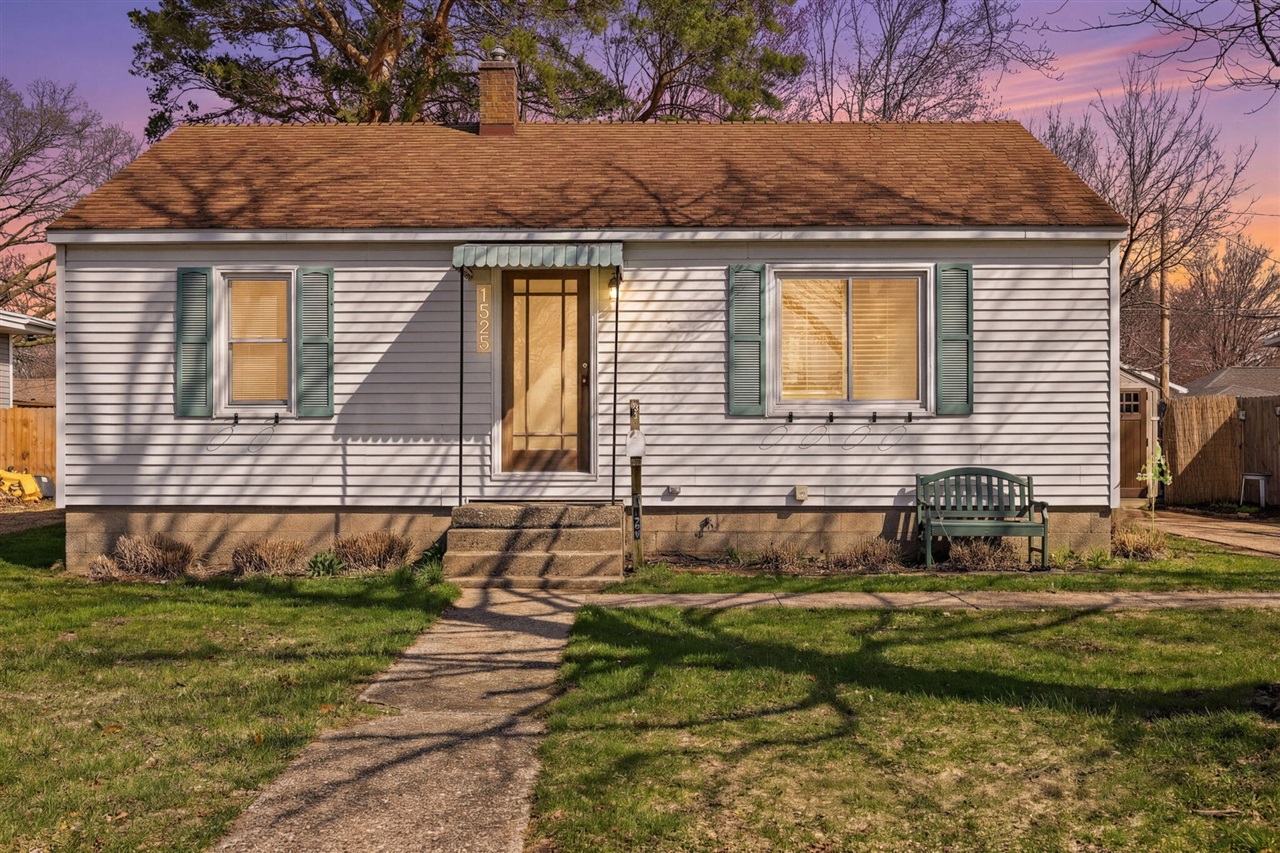 1525 Grant Avenue, Grand Haven, MI, 49417-2015