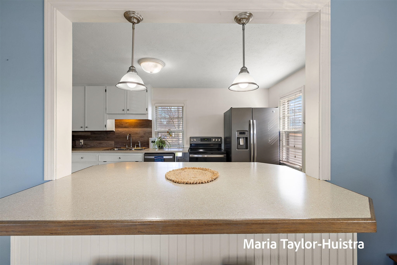 1525 Grant Avenue, Grand Haven, MI, 49417-2015