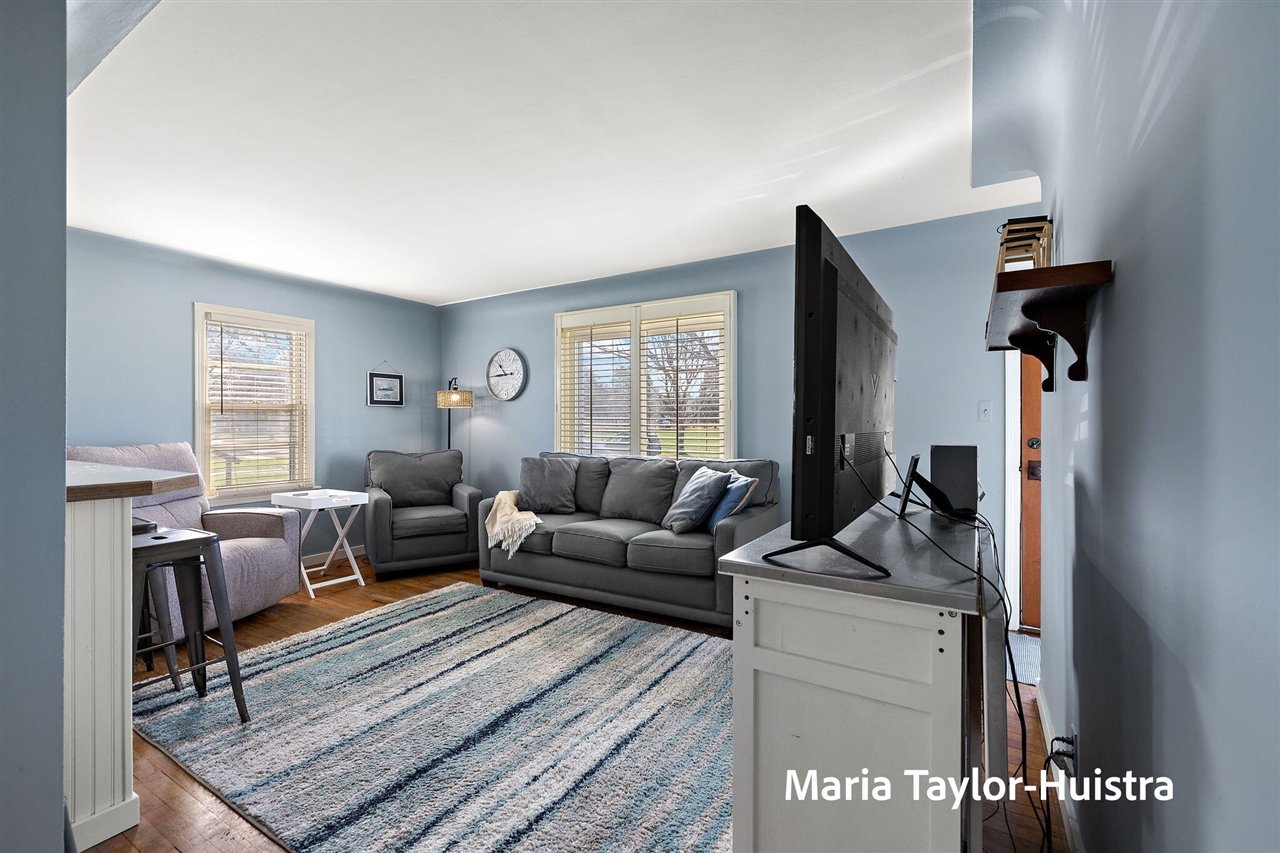 1525 Grant Avenue, Grand Haven, MI, 49417-2015