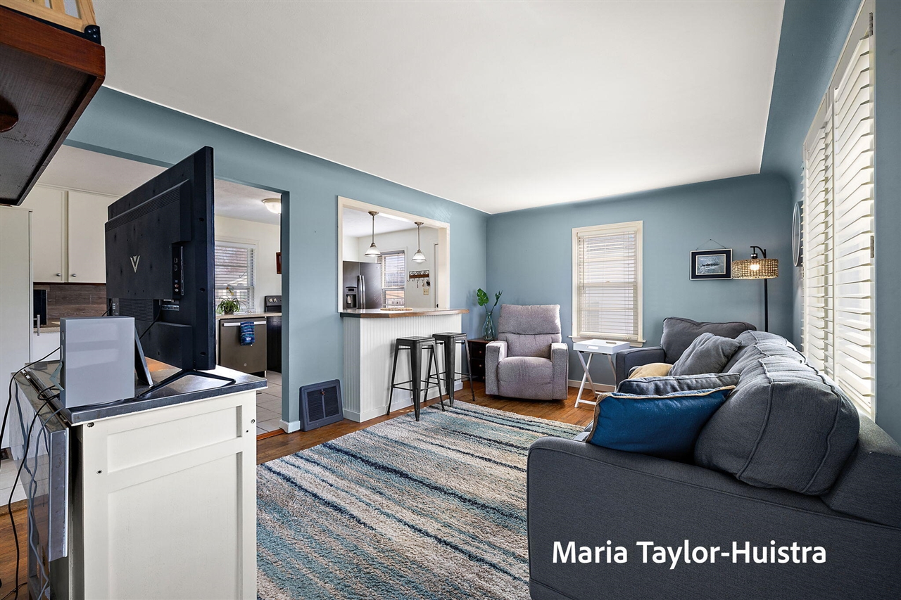 1525 Grant Avenue, Grand Haven, MI, 49417-2015