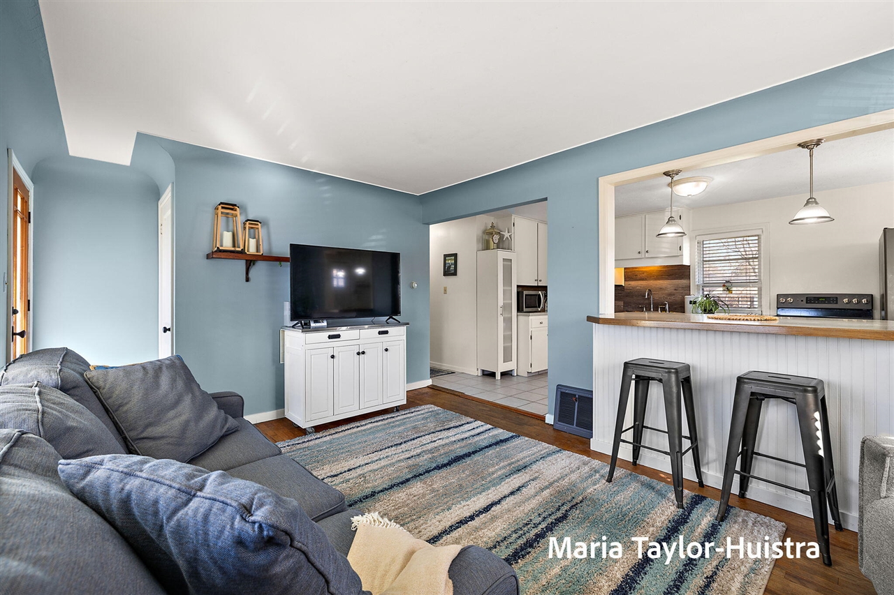 1525 Grant Avenue, Grand Haven, MI, 49417-2015