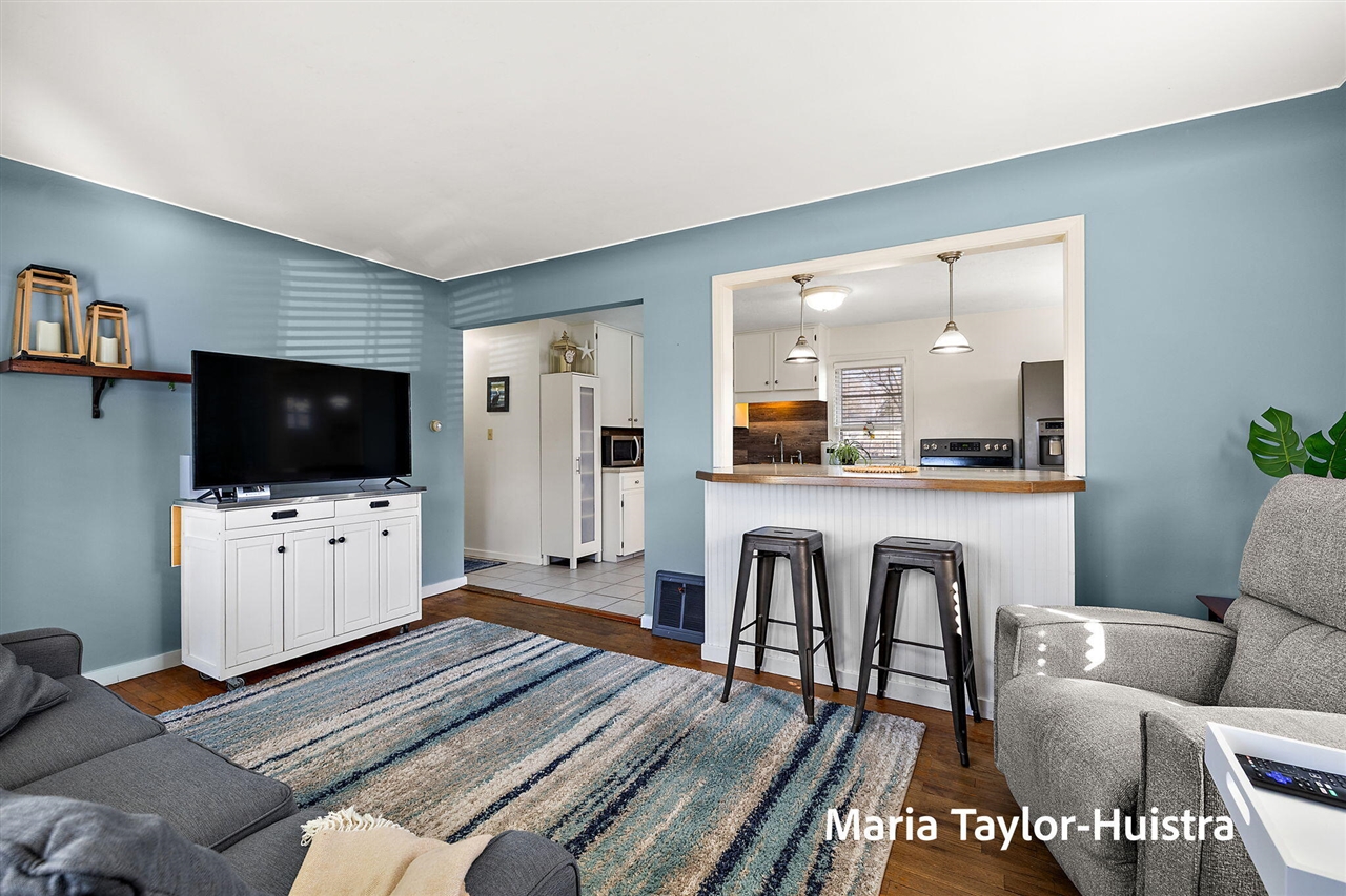 1525 Grant Avenue, Grand Haven, MI, 49417-2015