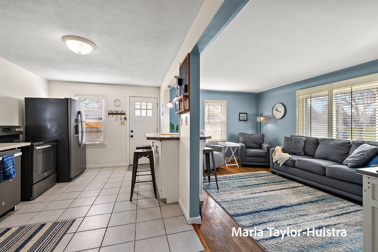 1525 Grant Avenue, Grand Haven, MI, 49417-2015