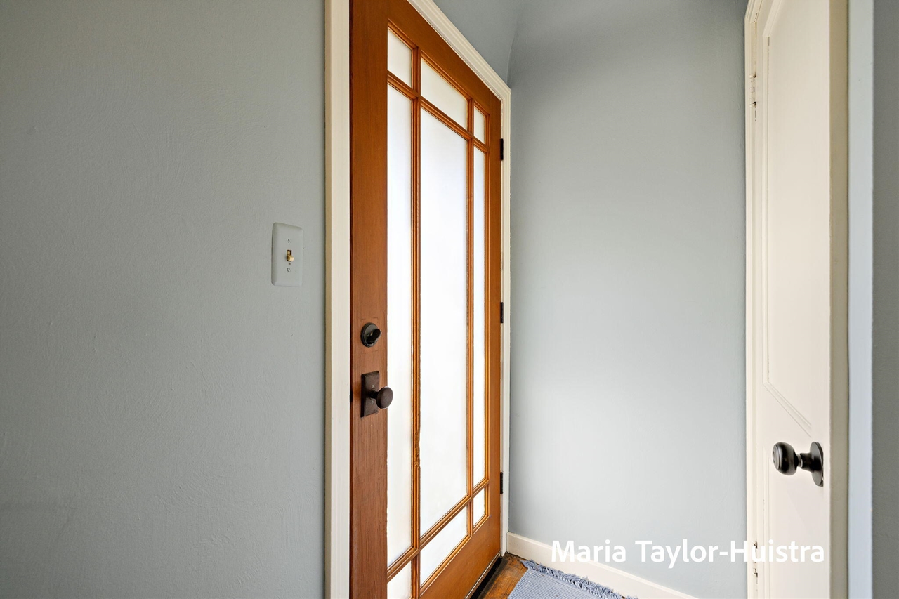 1525 Grant Avenue, Grand Haven, MI, 49417-2015