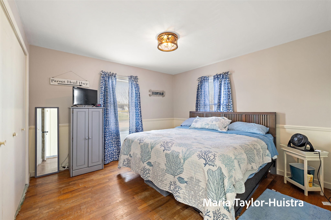 1525 Grant Avenue, Grand Haven, MI, 49417-2015