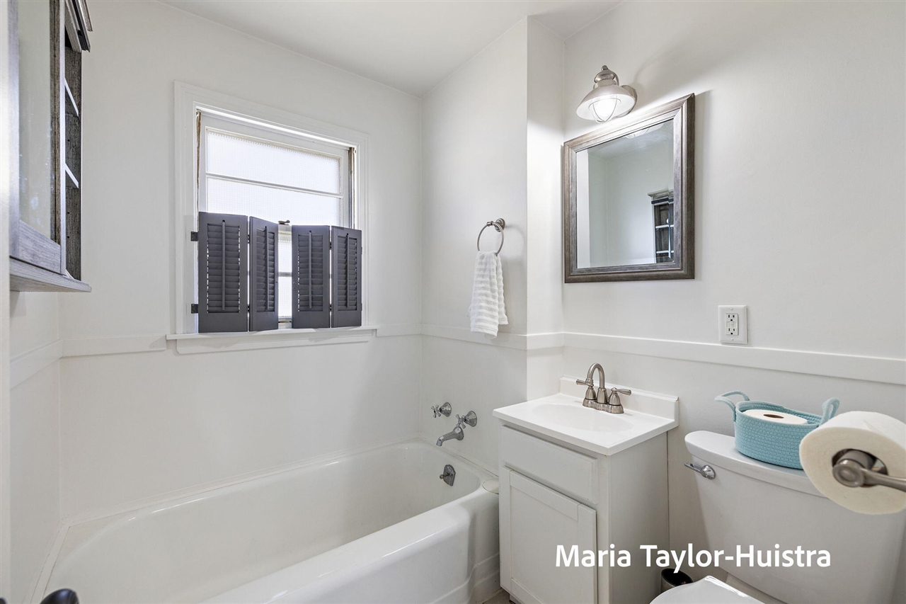 1525 Grant Avenue, Grand Haven, MI, 49417-2015