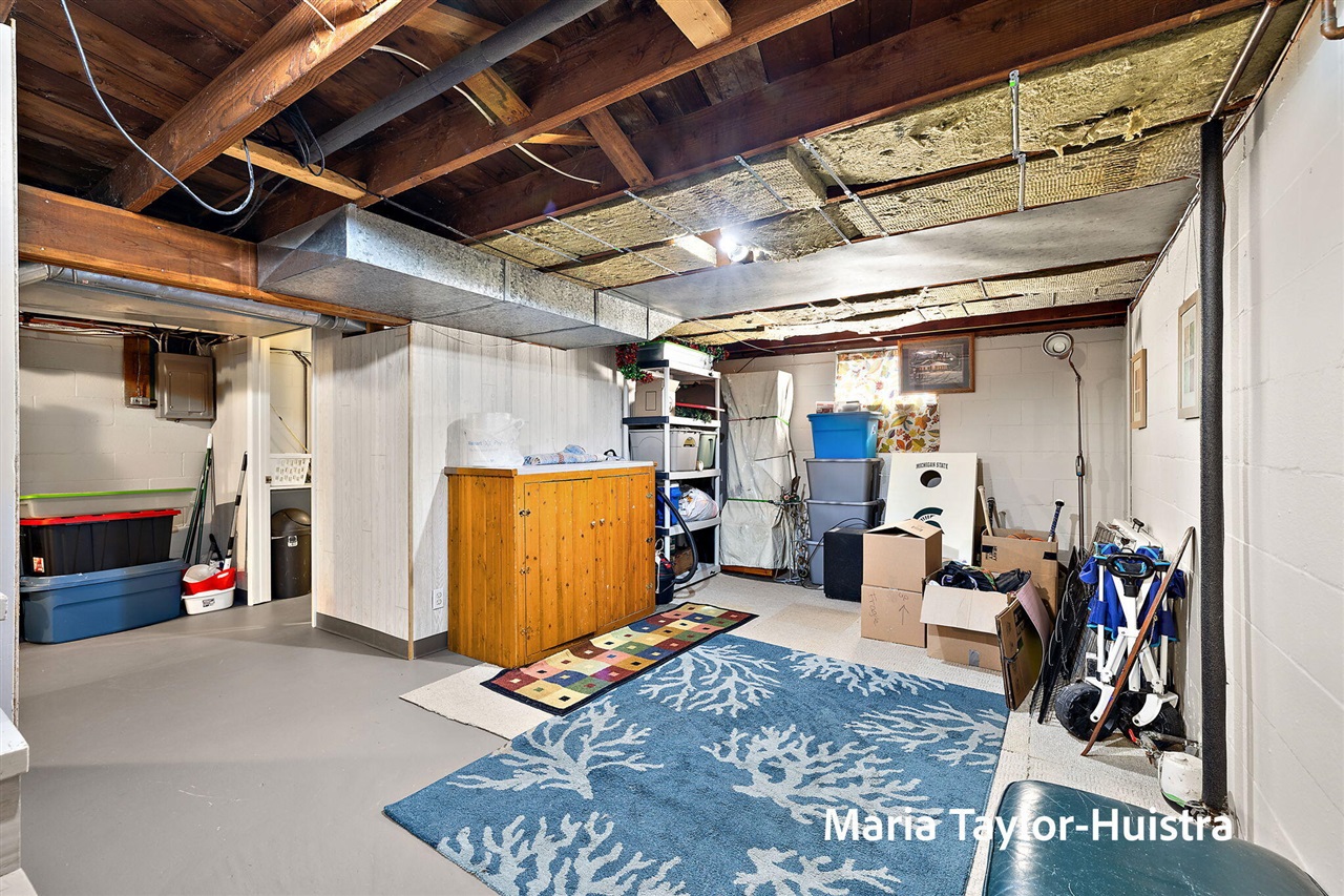 1525 Grant Avenue, Grand Haven, MI, 49417-2015