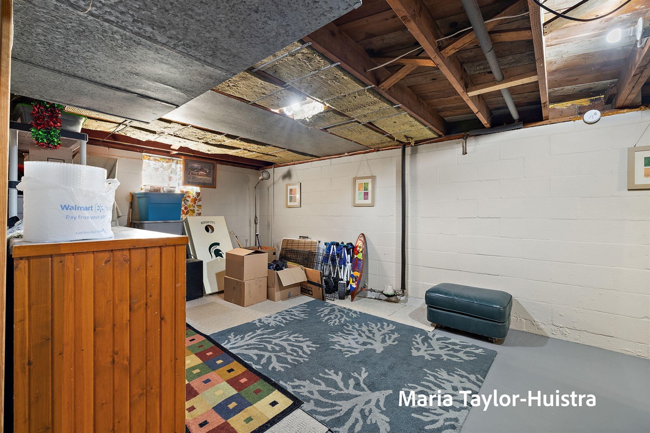 1525 Grant Avenue, Grand Haven, MI, 49417-2015