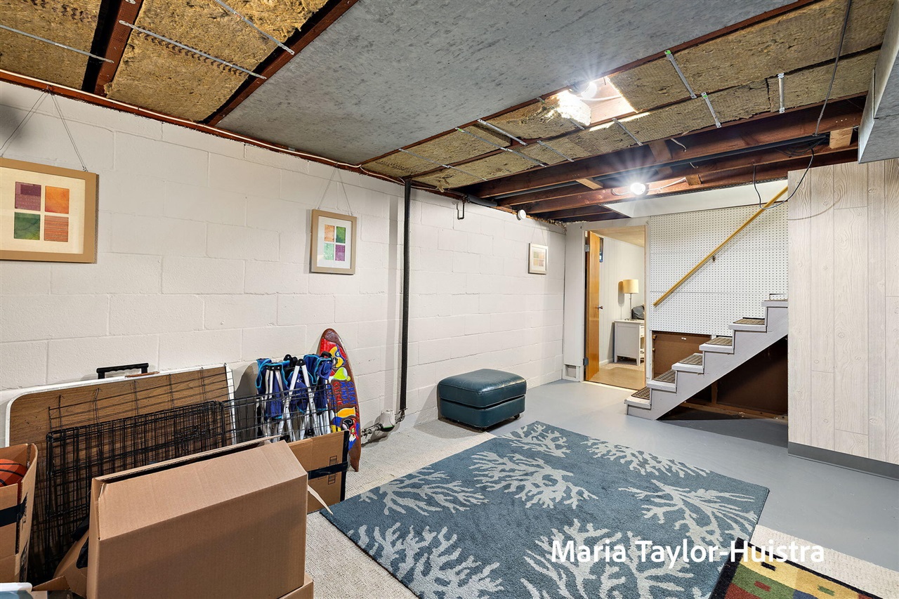 1525 Grant Avenue, Grand Haven, MI, 49417-2015