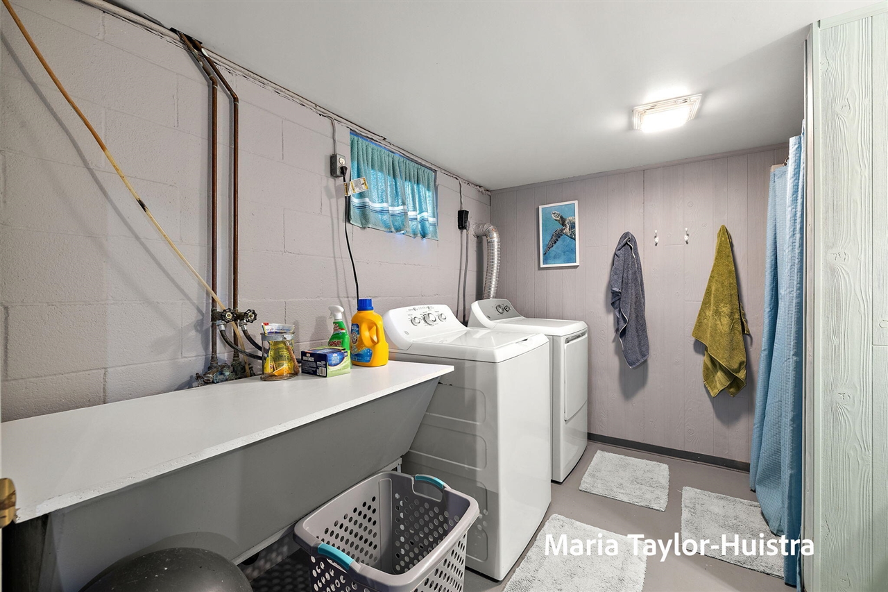 1525 Grant Avenue, Grand Haven, MI, 49417-2015