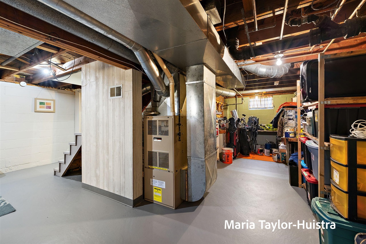 1525 Grant Avenue, Grand Haven, MI, 49417-2015