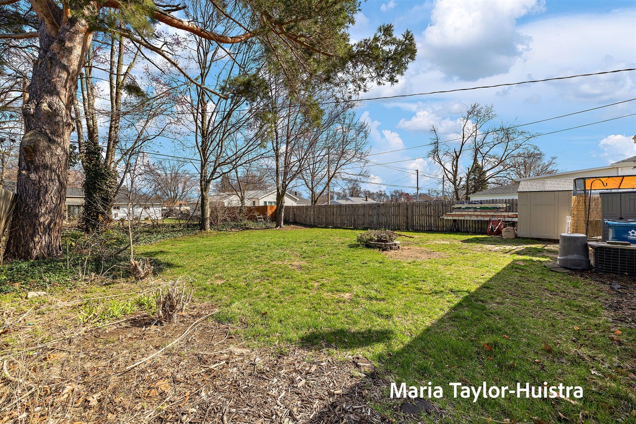 1525 Grant Avenue, Grand Haven, MI, 49417-2015