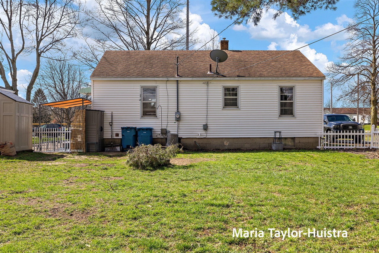 1525 Grant Avenue, Grand Haven, MI, 49417-2015