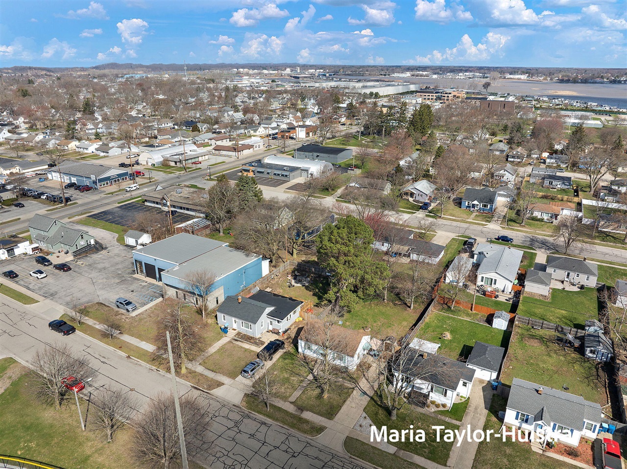 1525 Grant Avenue, Grand Haven, MI, 49417-2015