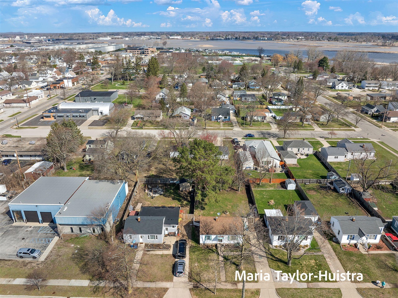 1525 Grant Avenue, Grand Haven, MI, 49417-2015