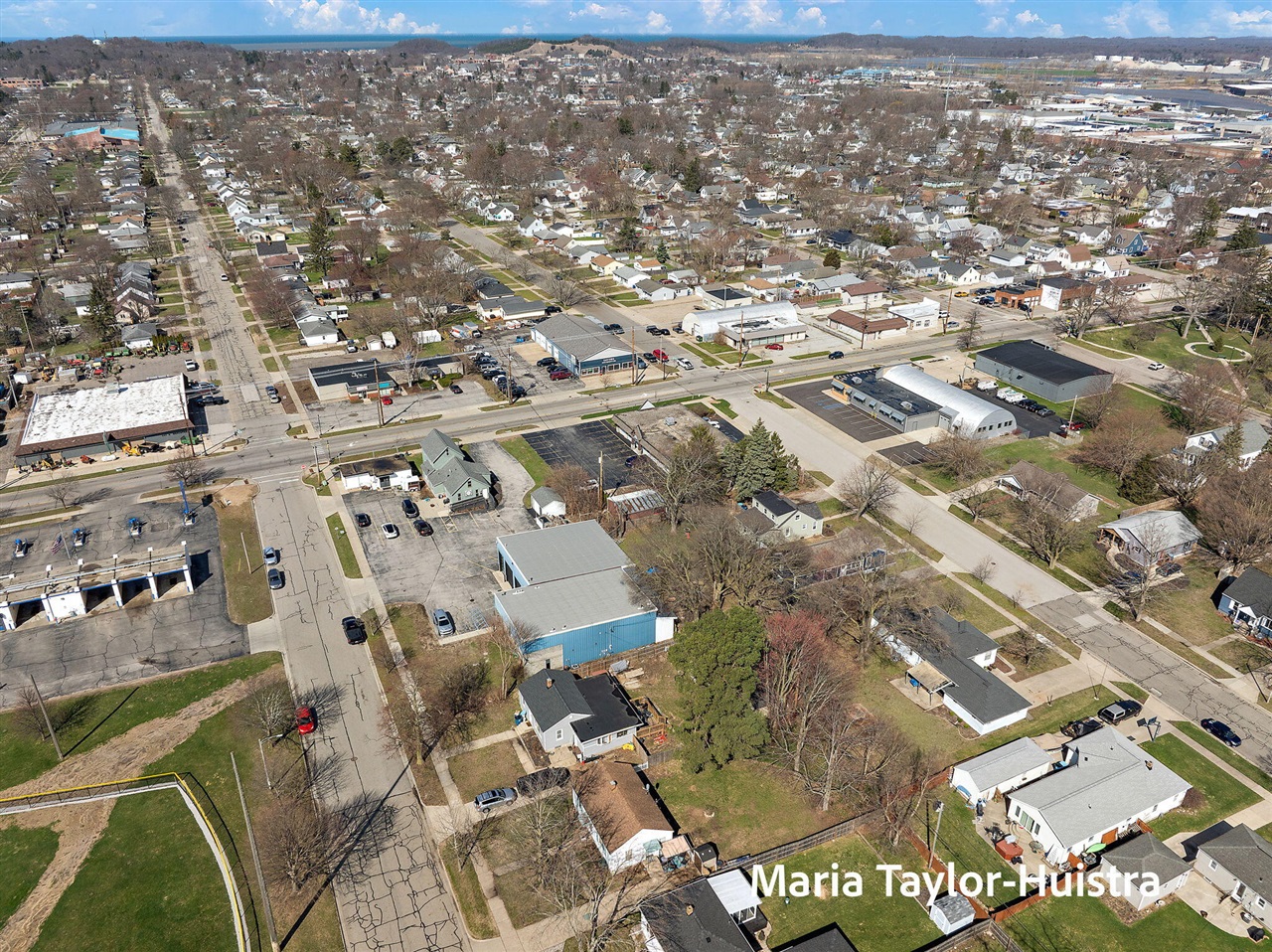 1525 Grant Avenue, Grand Haven, MI, 49417-2015