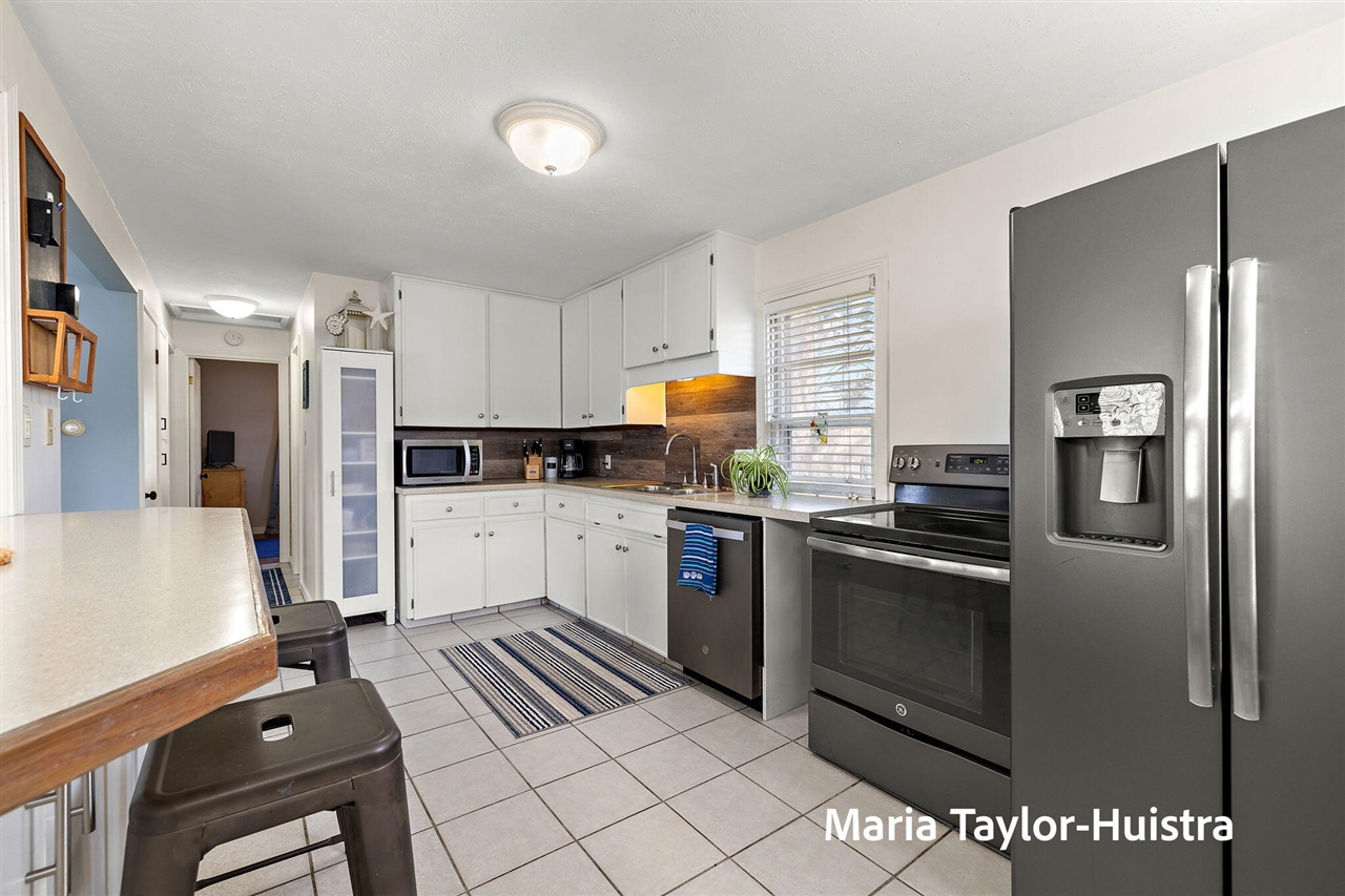 1525 Grant Avenue, Grand Haven, MI, 49417-2015