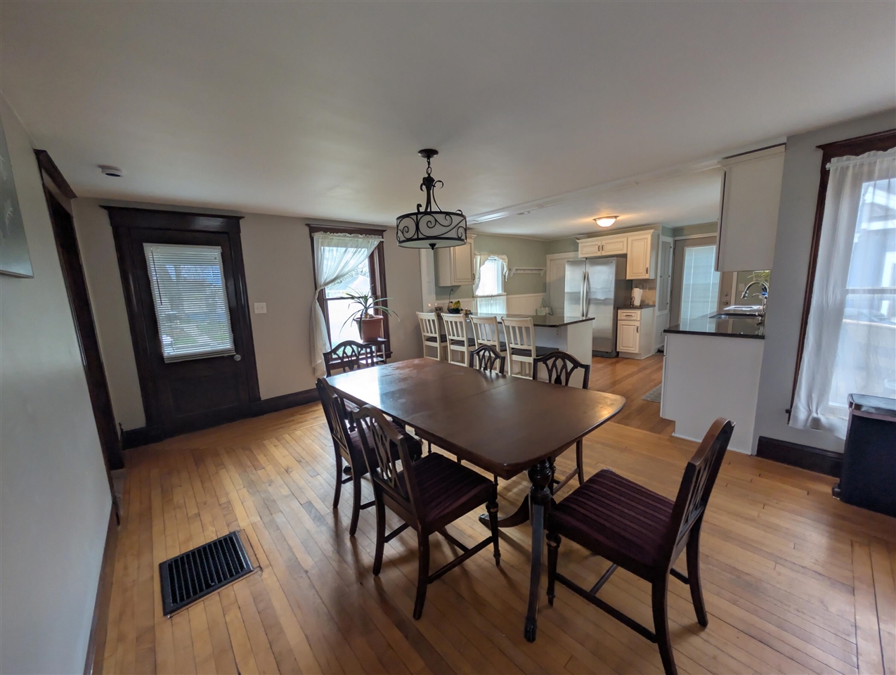 301 W Washington Street, Greenville, MI, 48838-2263