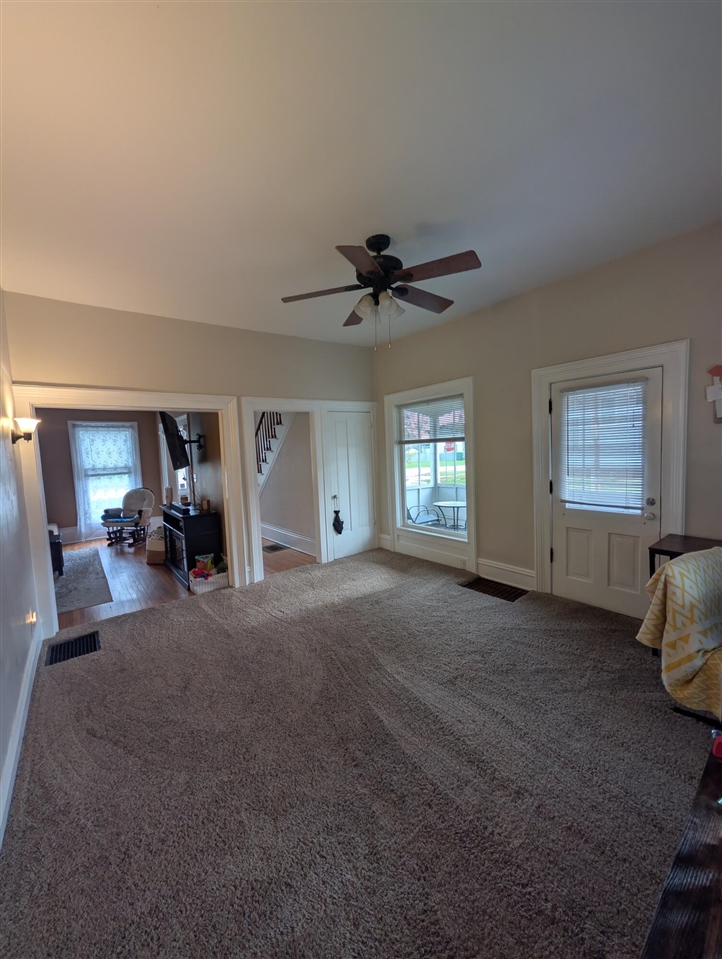 301 W Washington Street, Greenville, MI, 48838-2263