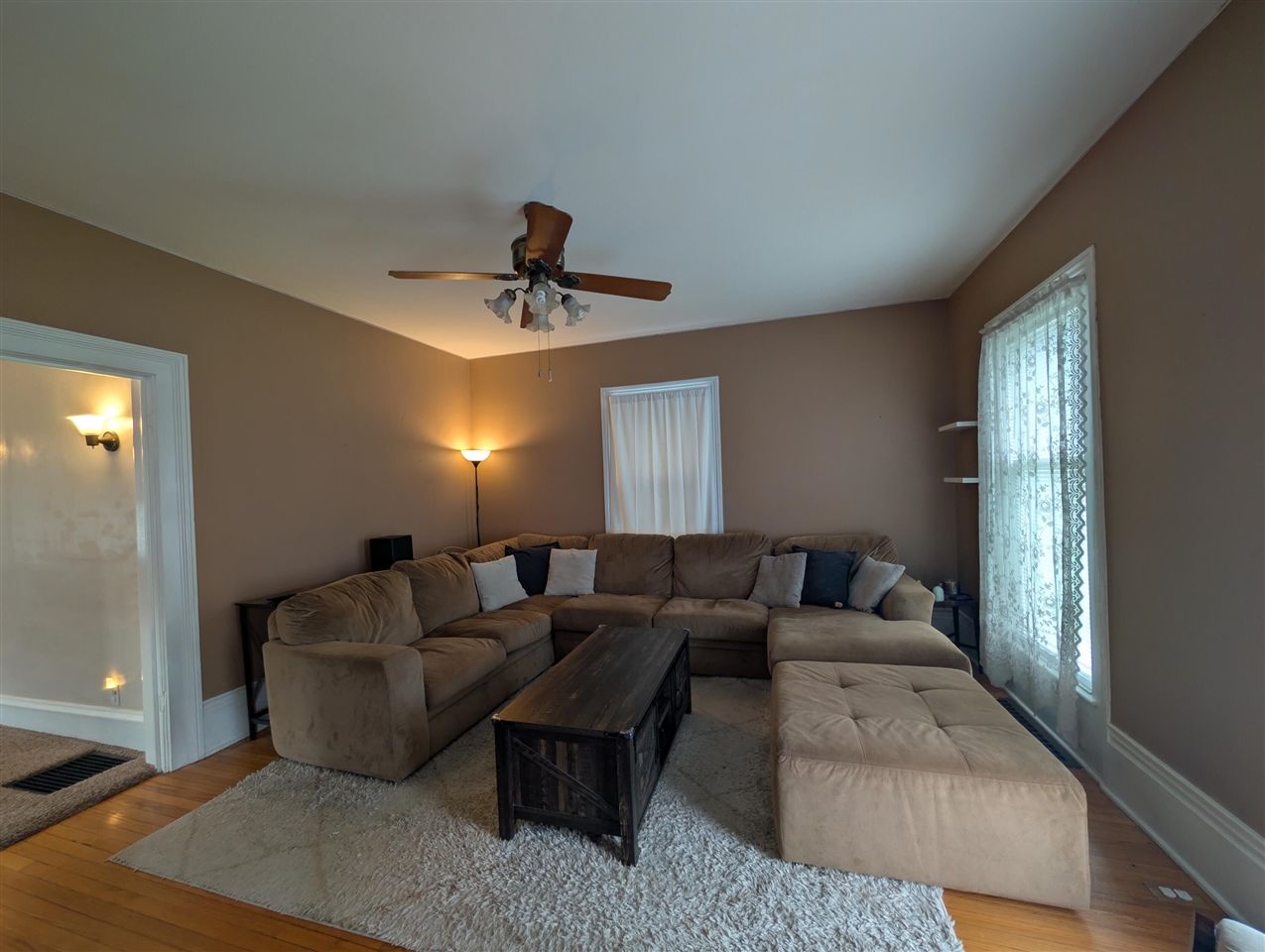 301 W Washington Street, Greenville, MI, 48838-2263