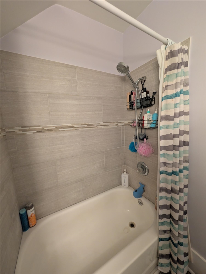 301 W Washington Street, Greenville, MI, 48838-2263