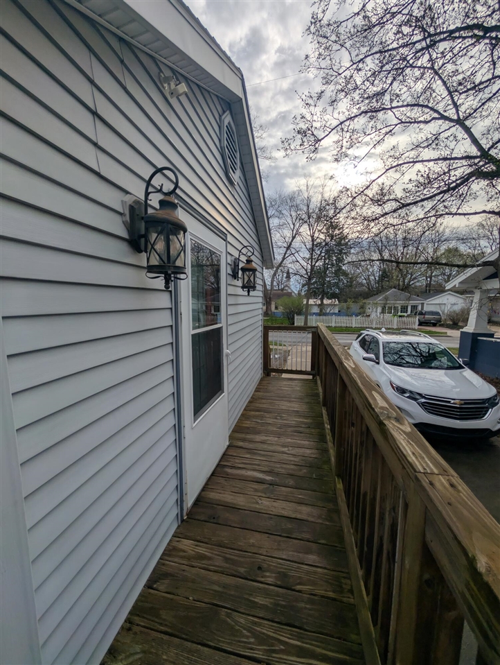 301 W Washington Street, Greenville, MI, 48838-2263