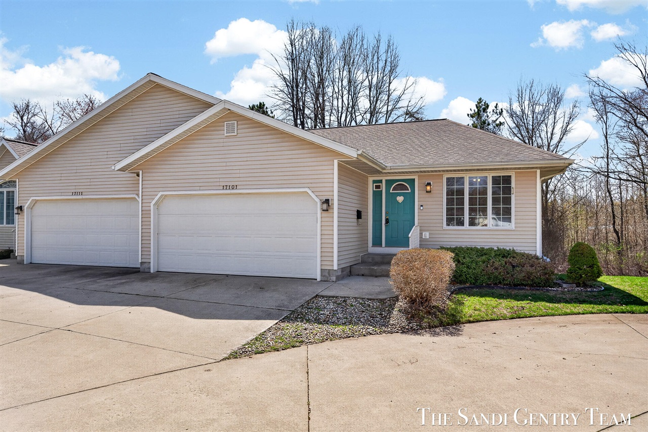 17101 Grandview Drive, Spring Lake, MI, 49456-9026