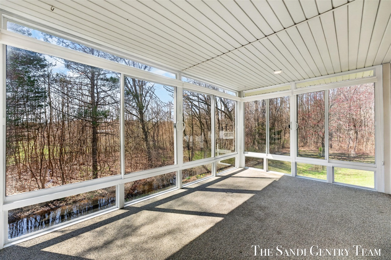 17101 Grandview Drive, Spring Lake, MI, 49456-9026