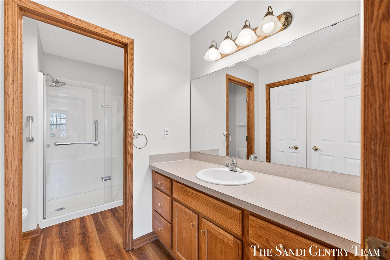 17101 Grandview Drive, Spring Lake, MI, 49456-9026