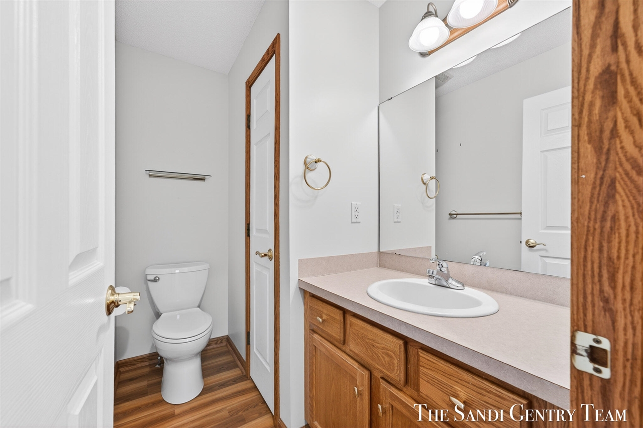 17101 Grandview Drive, Spring Lake, MI, 49456-9026