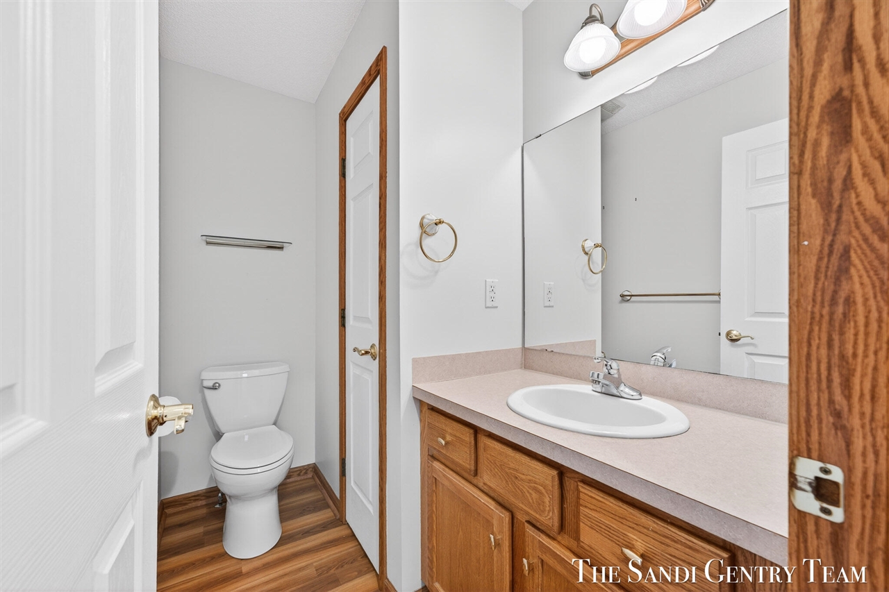 17101 Grandview Drive, Spring Lake, MI, 49456-9026