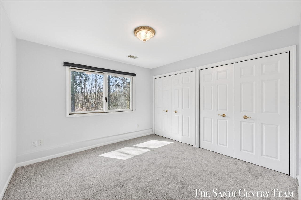 17101 Grandview Drive, Spring Lake, MI, 49456-9026