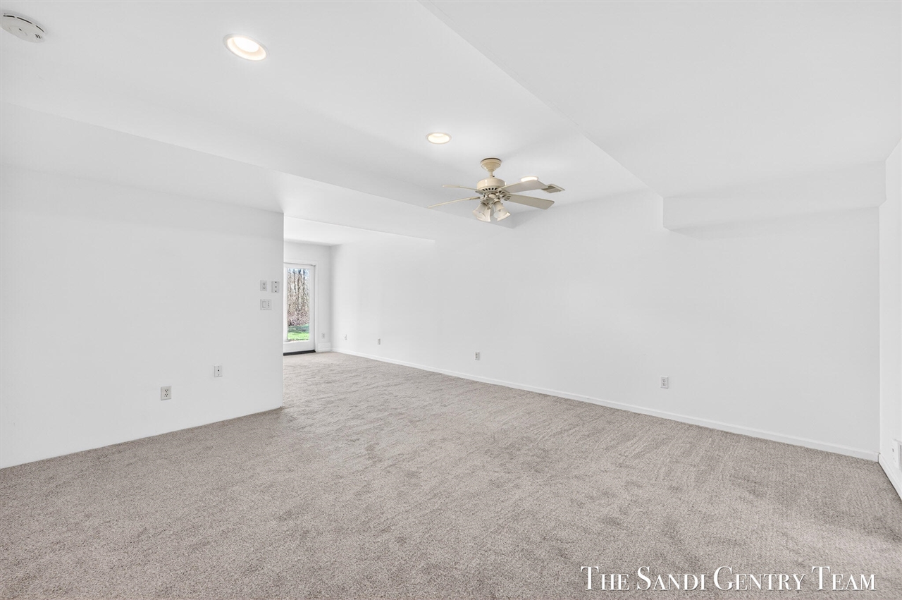 17101 Grandview Drive, Spring Lake, MI, 49456-9026