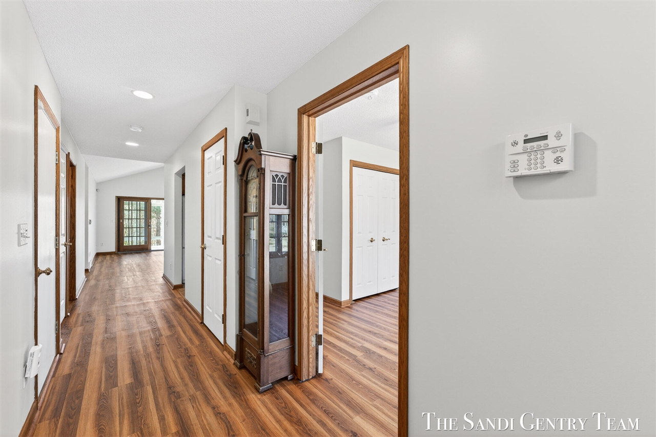 17101 Grandview Drive, Spring Lake, MI, 49456-9026