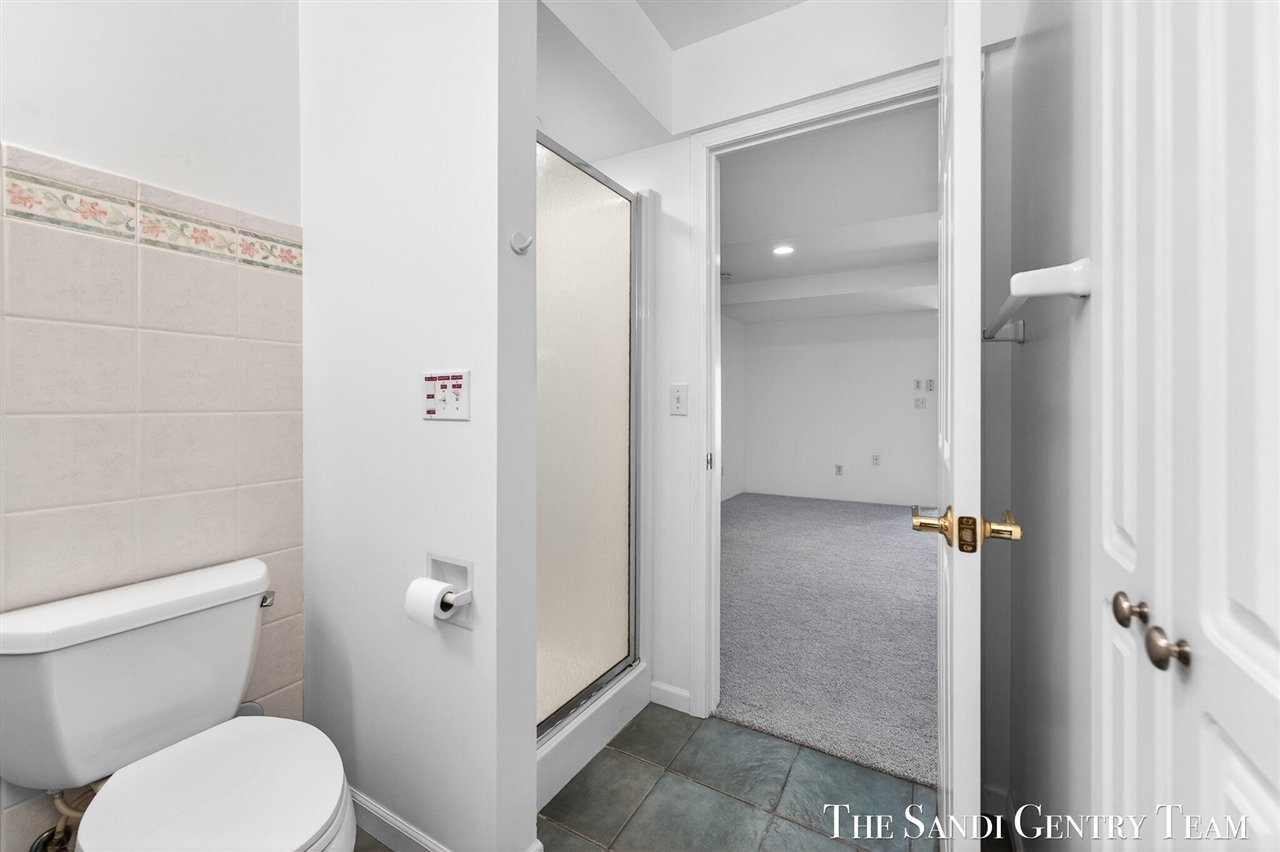 17101 Grandview Drive, Spring Lake, MI, 49456-9026