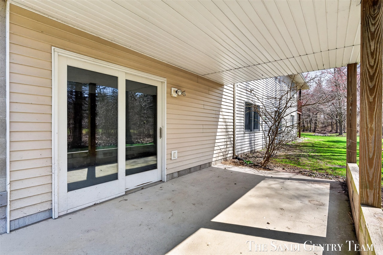 17101 Grandview Drive, Spring Lake, MI, 49456-9026